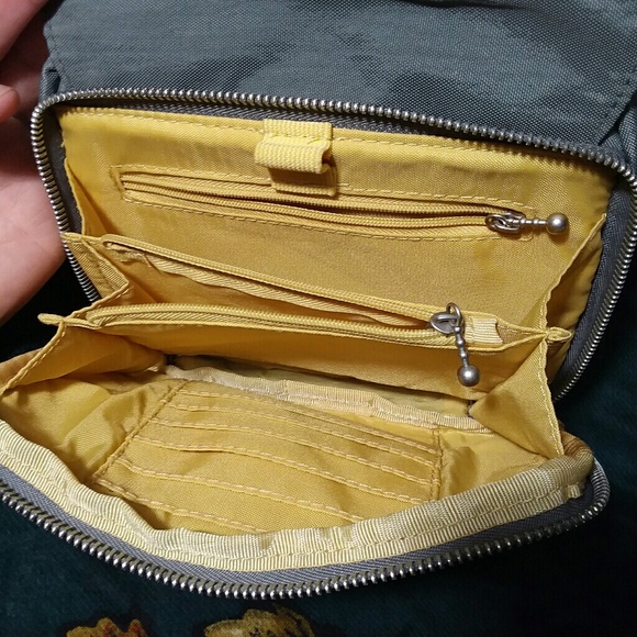 ¤ Baggallini ¤ - Picture 3 of 7